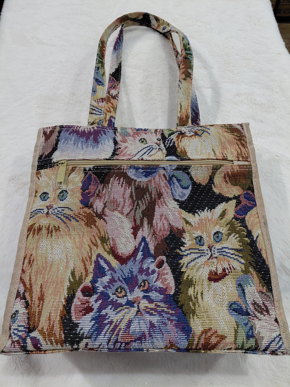 Jade Cat Print Tapestry Tote Bag in Multi-Color